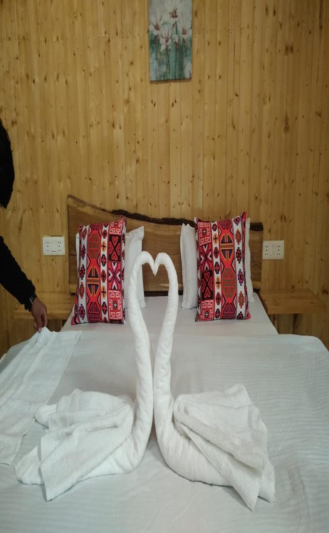 Offbeat Abodes - Tirthan Valley Banjar Luaran gambar